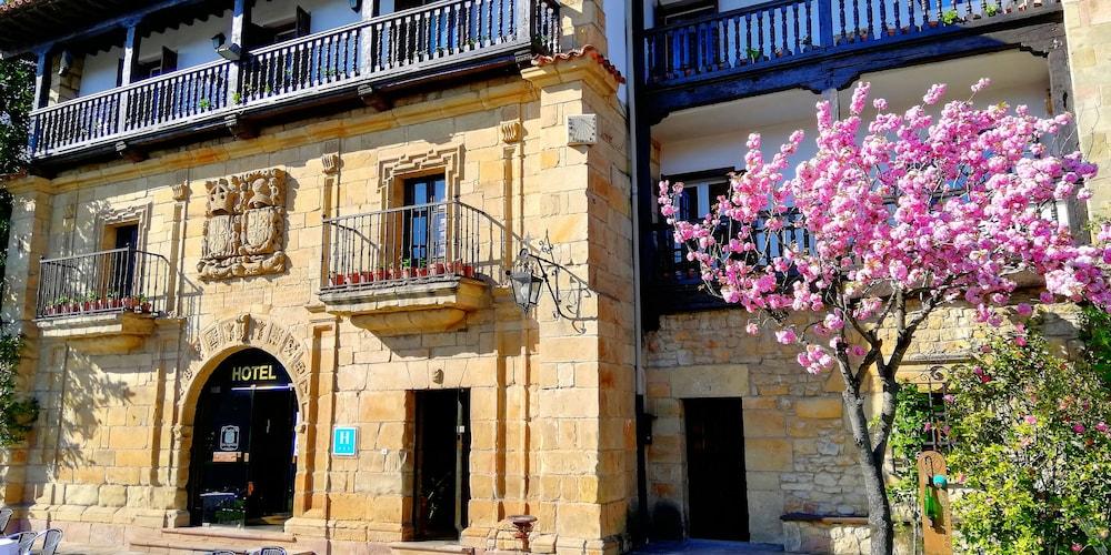 Hotel Museo Los Infantes Santillana del Mar Exterior foto